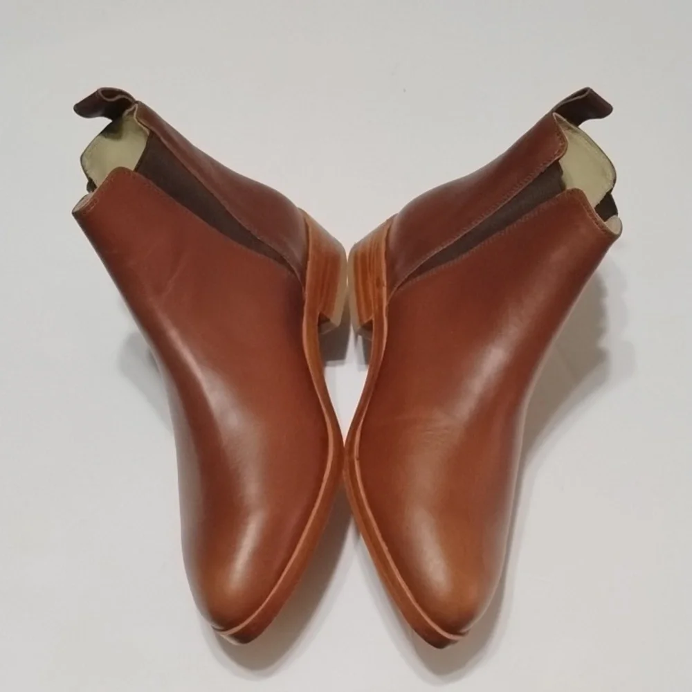 Nisolo Eva Day Chelsea Boots
